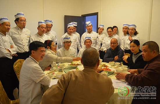 【素食培训】厨艺班小考迎素食节 学员经历“头脑风暴”收获颇丰