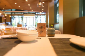 【素食餐厅】深圳的五星素食餐厅，连食物都是听着佛歌长大！
