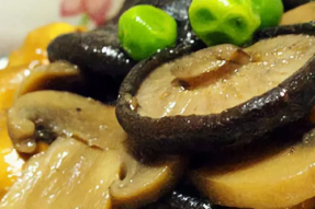 素食菜谱：板栗青豆炒双菇