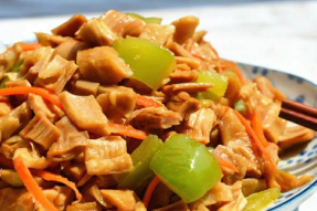 素食菜谱：青椒炒笋干