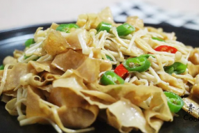 素食菜谱：金针菇豆皮