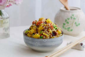 素食菜谱：菠萝藜麦炒饭