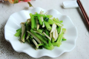 素食菜谱：芹菜炒杏鲍菇