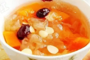 素食菜谱：杏仁银耳炖木瓜