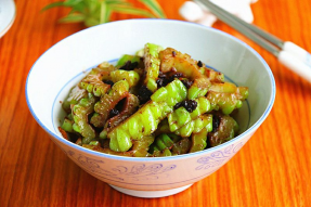 【素食养生菜谱】8款豆豉口味下饭菜—— 豆豉炒苦瓜