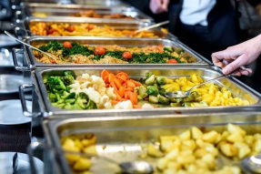 【素食新闻】英国利兹182所小学将提供纯素午餐：外国人吃素，都从娃娃开始抓起了~|国际素食