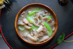 【素食健康养生菜谱】汤品类：丝瓜蘑菇汤