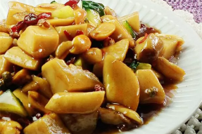 【素食菜谱】宫保杏鲍菇，鲜美的素食做法，让你根本停不下来~