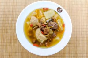 【素食菜谱】菌菇汤，八大山珍之素食食材，养生又美味~