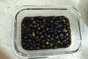 【素食养生】黑豆最正确的吃法：这样吃，可以化血栓、补肾气、通血管