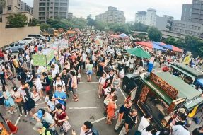 【素食新闻】台湾流动素食夜市人气火爆，竟要排队三四个小时才能买到！
