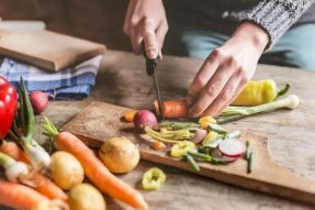 【素食新闻】知名企业家纷纷倡导员工吃素！免费提供素餐、科普素食知识，这很重要。