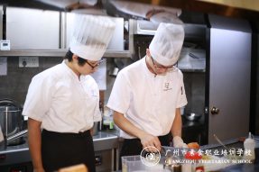 从荤食到素食，从荤厨到素厨，找到了最真实的快乐和自己